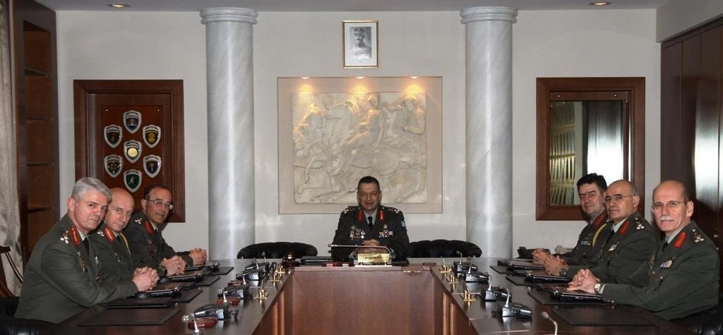 Στη Λάρισα τώρα ο Αρχηγός ΓΕΣ και τα μέλη του Ανώτατου Στρατιωτικού Συμβουλίου!